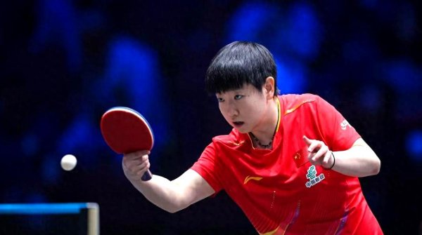 孙颖莎出局，比输球更可怕的是刘国正赛后点评：莎莎似乎如故不敢动了