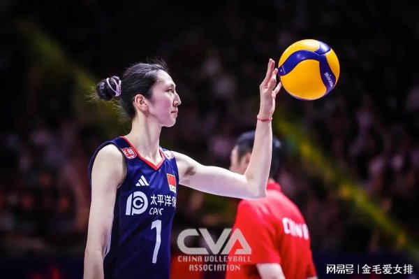 李盈莹太命苦：瓦尔加斯受伤能休息，她受伤却被天津女排拚命压榨