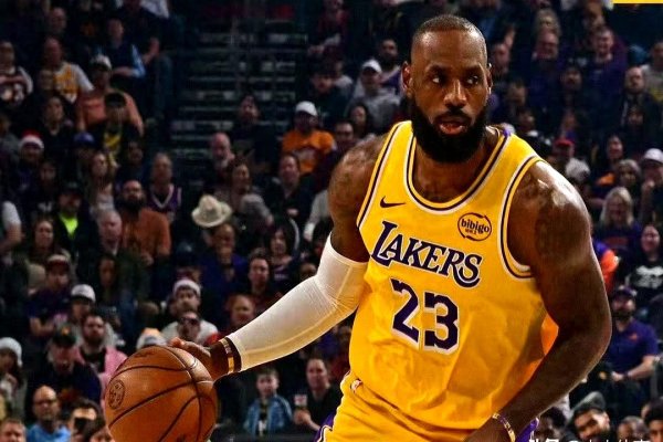 正！在直播 NBA圣诞大战 火箭VS湖东说念主 杜兰特大战詹姆斯 两队盼止连败