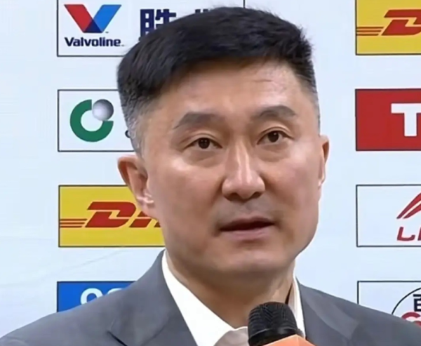 广东男篮3分险胜！杜锋赛后发言让东说念主佩服，东说念主员枯竭，还有规划