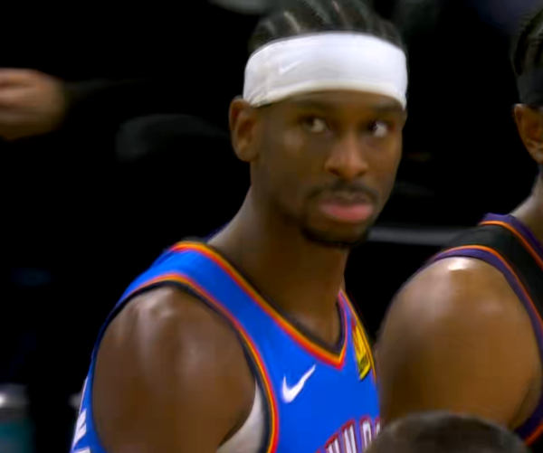 NBA第一东谈主跟谁学的？亚历山大逾期28分不下场，单节12投就为20分