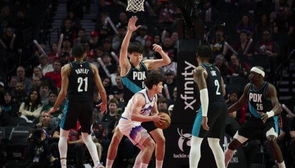 杨瀚森好意思国深夜收佳音，小杨获生存首个大奖，留洋NBA迎2大打破