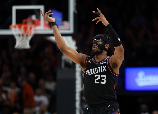 奥特：更衣室里充满了欢欣&看到古德温打出这么的夜晚简直很棒