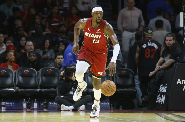 两双得手！阿德巴约21分钟10中5拿到13分10板4助