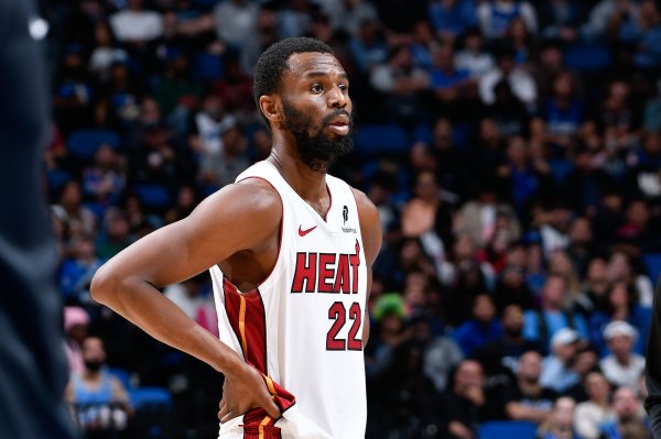 攻防一体！维金斯10中6拿19分5板6助3断3帽填满数据栏 正负值+28