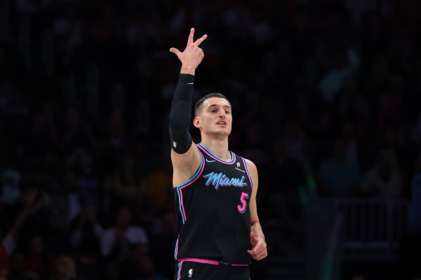 景象越来越好！约维奇12中7&三分8中5高效砍下22分3板4助