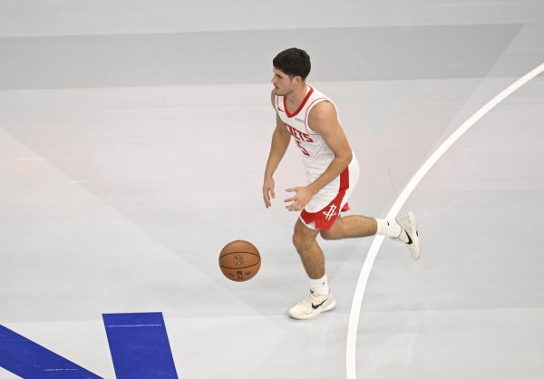 没手感！谢泼德半场7投2中拿到6分 三分5中1